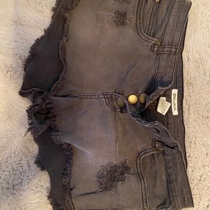 Billabong size 28 shorts